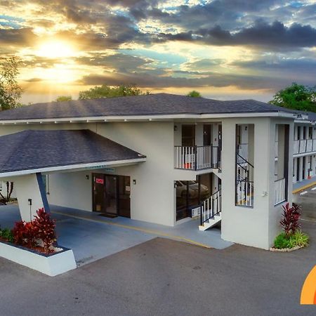 Sunshine Inn Kissimmee Bagian luar foto